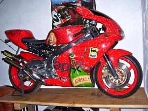 ApriliaRight1.JPG