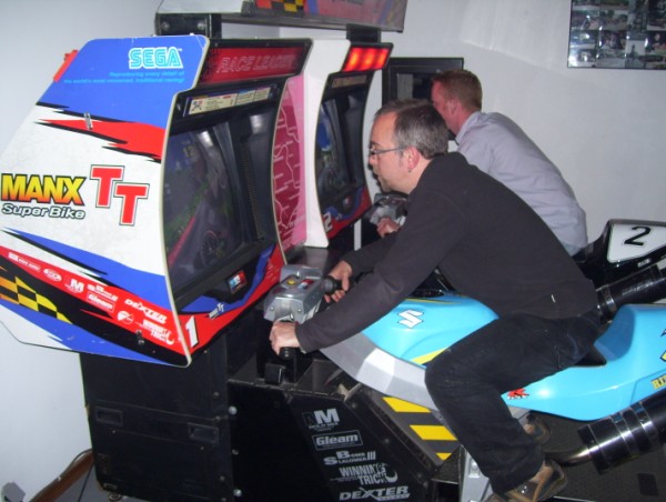 Linked racing at the Manx TT in the bar